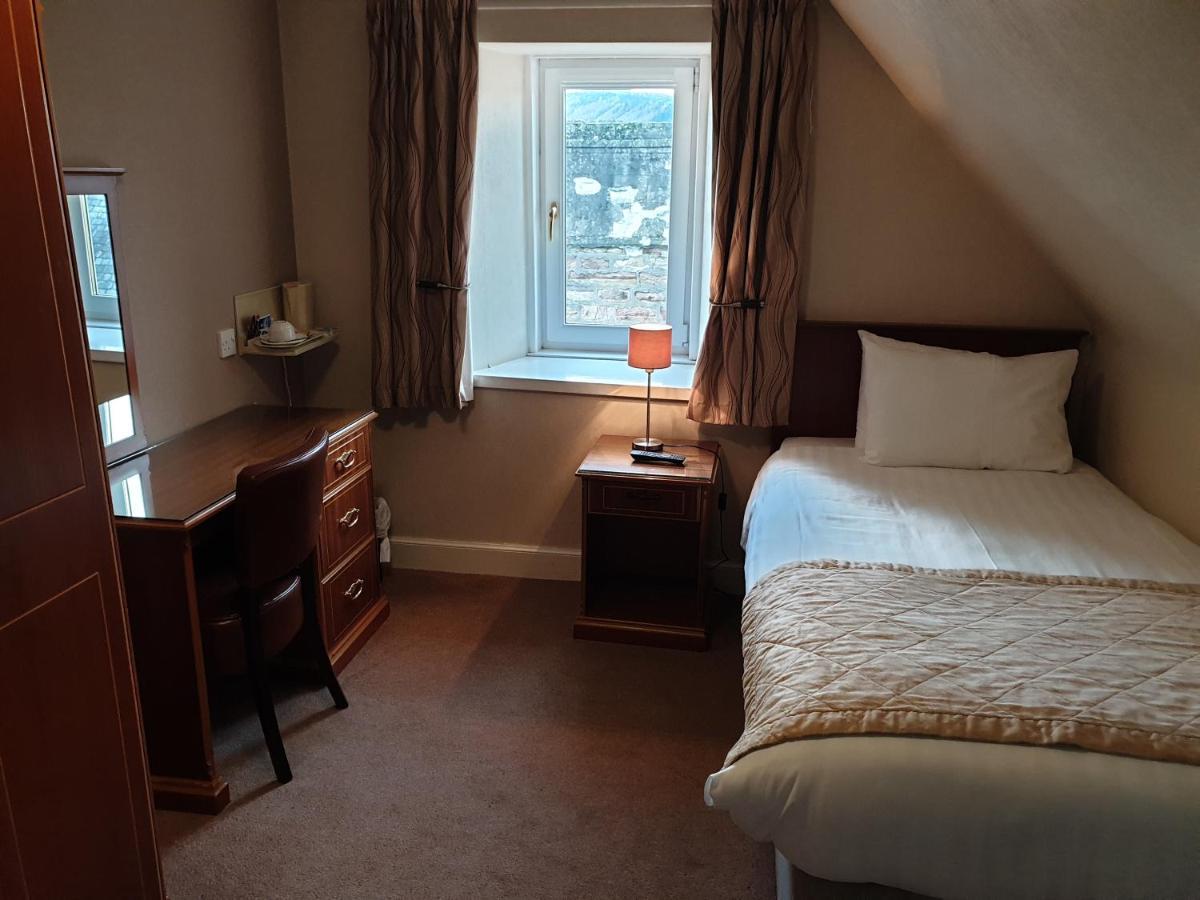 Commercial Hotel Alness Esterno foto