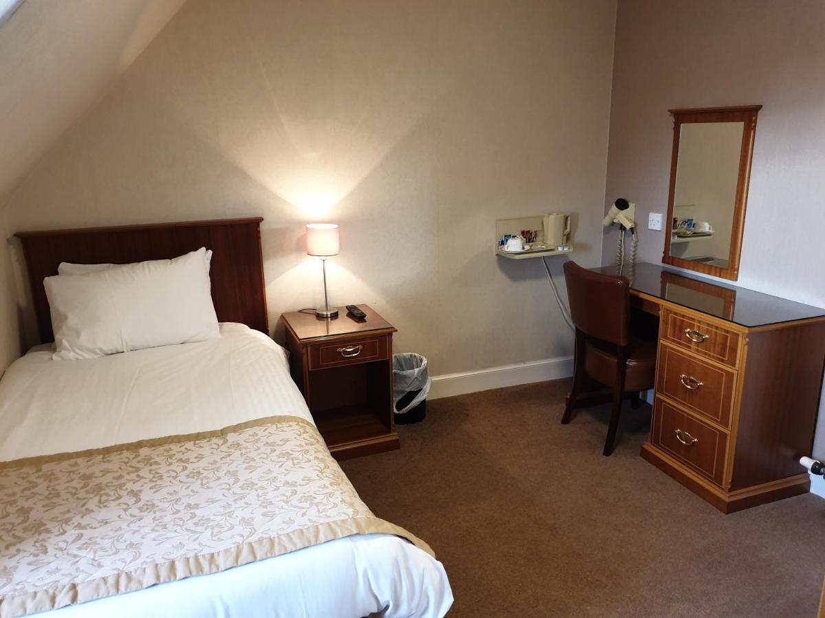 Commercial Hotel Alness Esterno foto