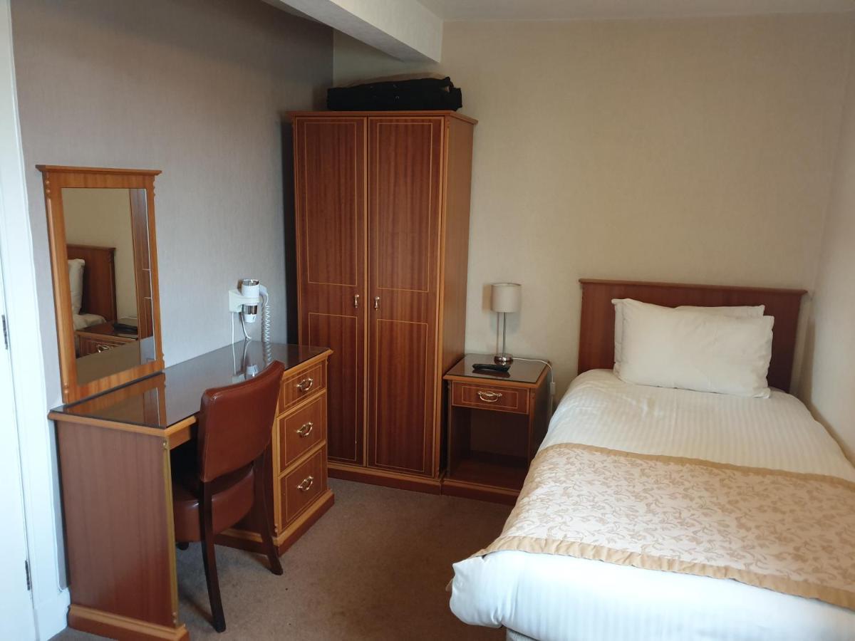 Commercial Hotel Alness Esterno foto
