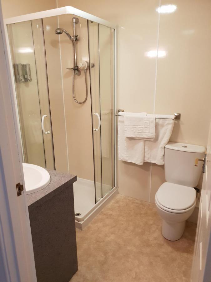 Commercial Hotel Alness Esterno foto